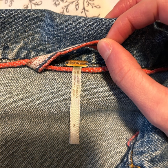 Oversized Lightly Distressed Free People Jean Jacket - Picture 2 of 4